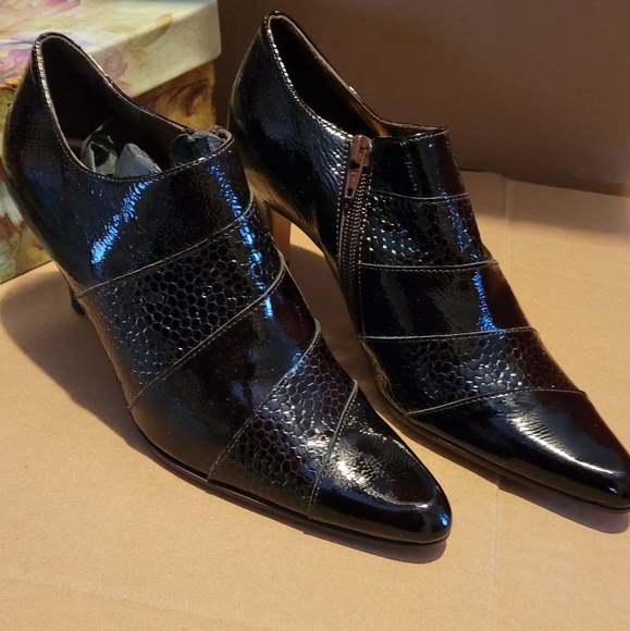 Linea Verde For Elio Size 37 Ladies ITALIAN LEATHER Maroon  Coda Heels Booties - Picture 3 of 16